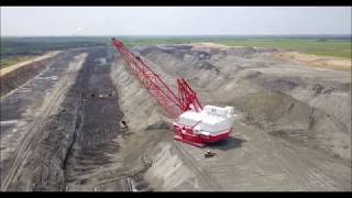 Dragline Working at Luminant Lignite Mine  Kosse Texas [upl. by Elnar560]