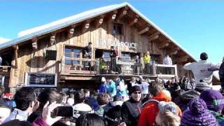 La Folie Douce  Val Thorens  Apres Ski  2311 with special guest on bagpipes HQ [upl. by Bonney567]